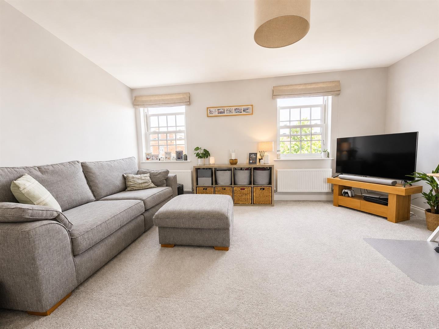 2 bed property in Saxon Way, Bedford